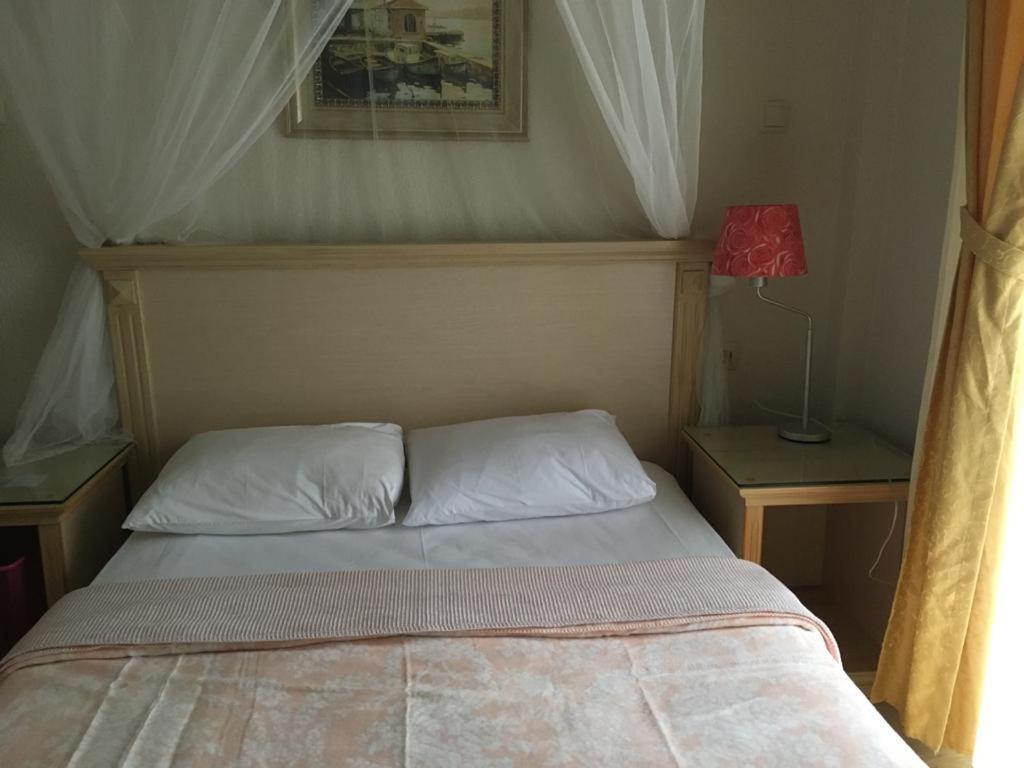 Melaike Hotel Foça Buitenkant foto