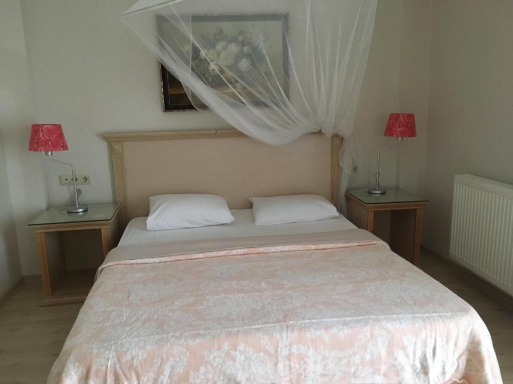 Melaike Hotel Foça Buitenkant foto