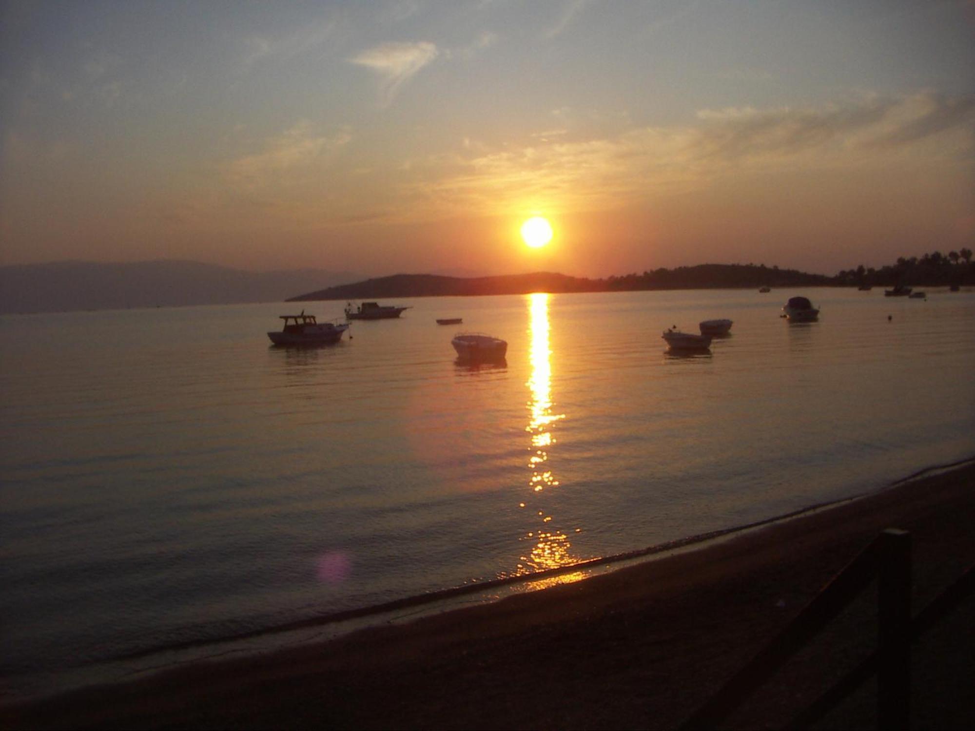 Melaike Hotel Foça Buitenkant foto