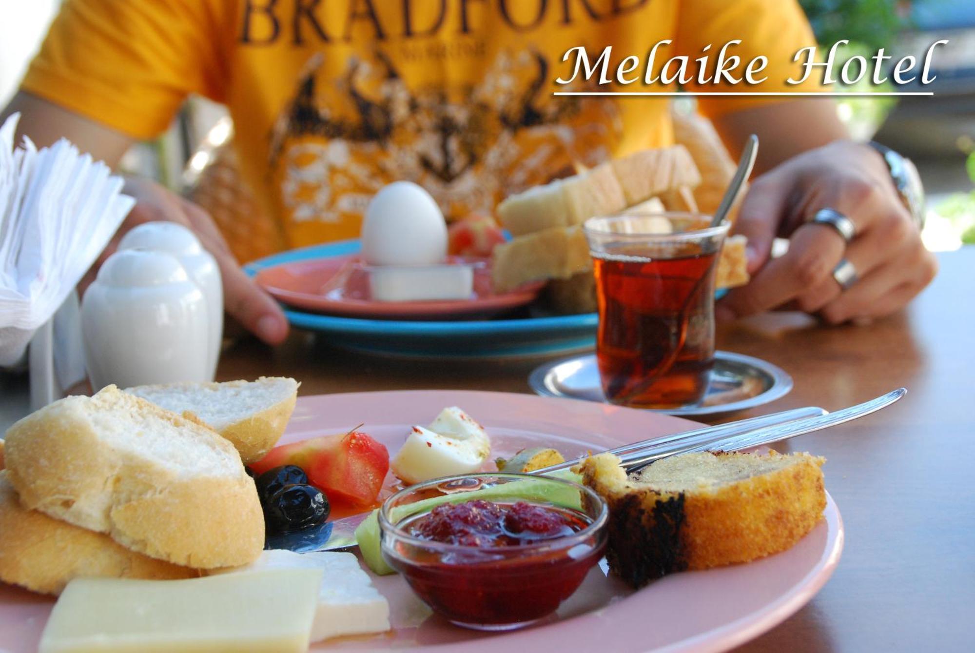 Melaike Hotel Foça Buitenkant foto