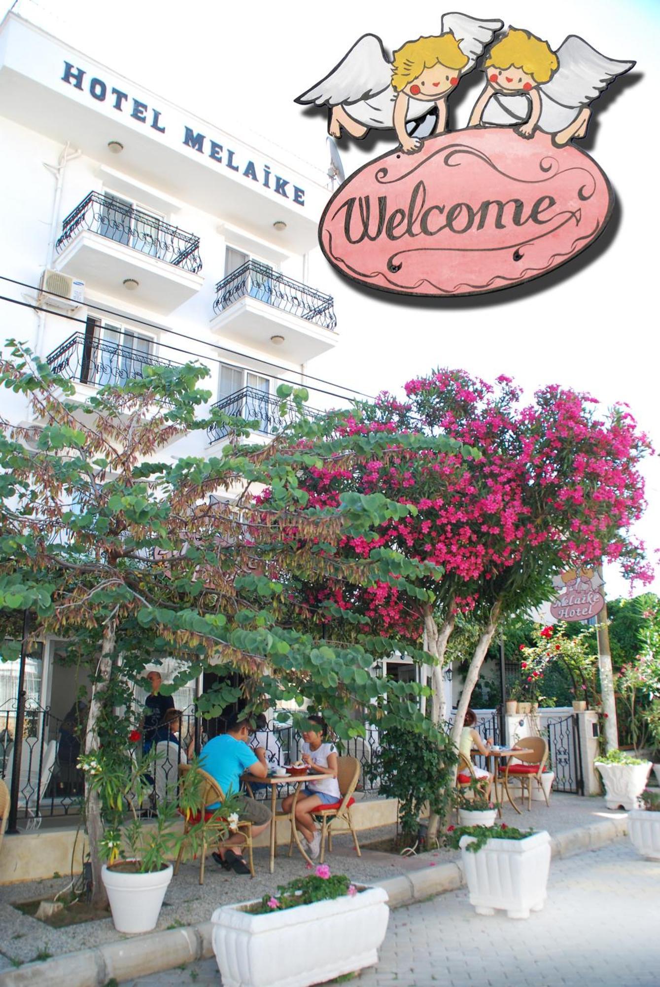 Melaike Hotel Foça Buitenkant foto