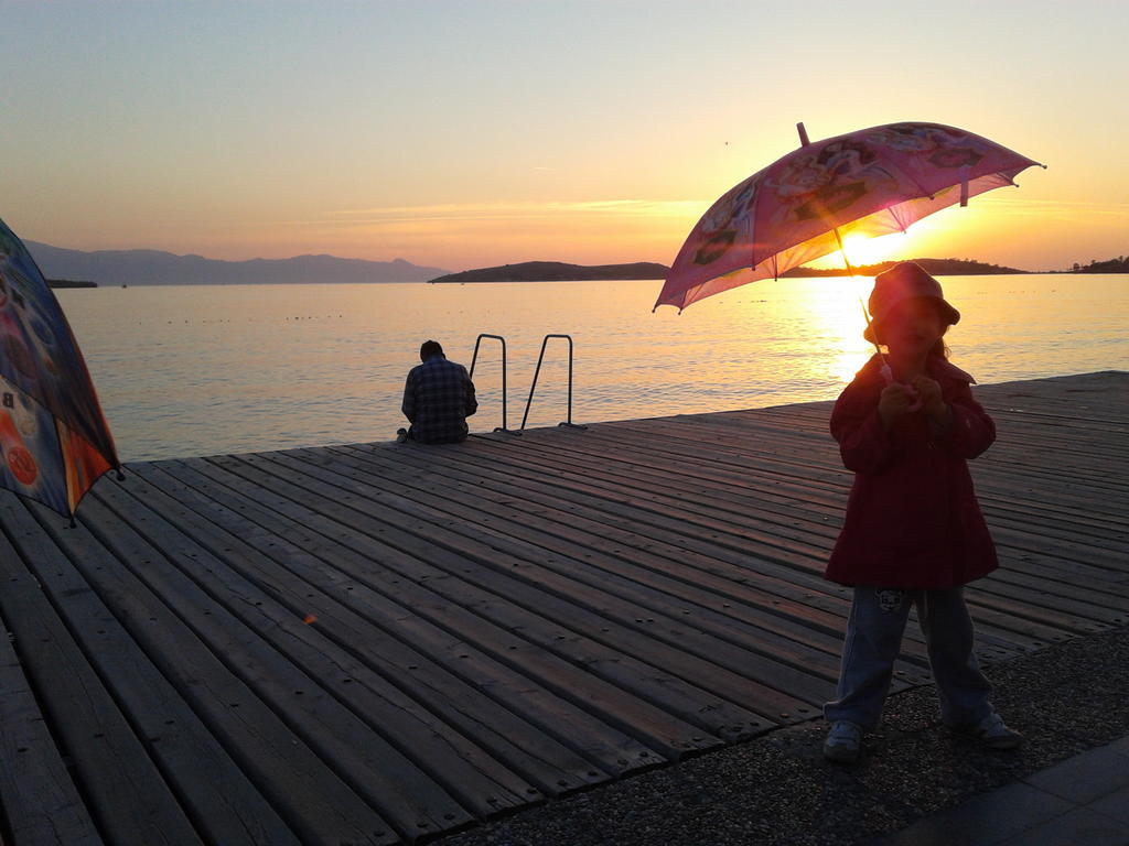 Melaike Hotel Foça Buitenkant foto