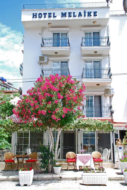 Melaike Hotel Foça Buitenkant foto