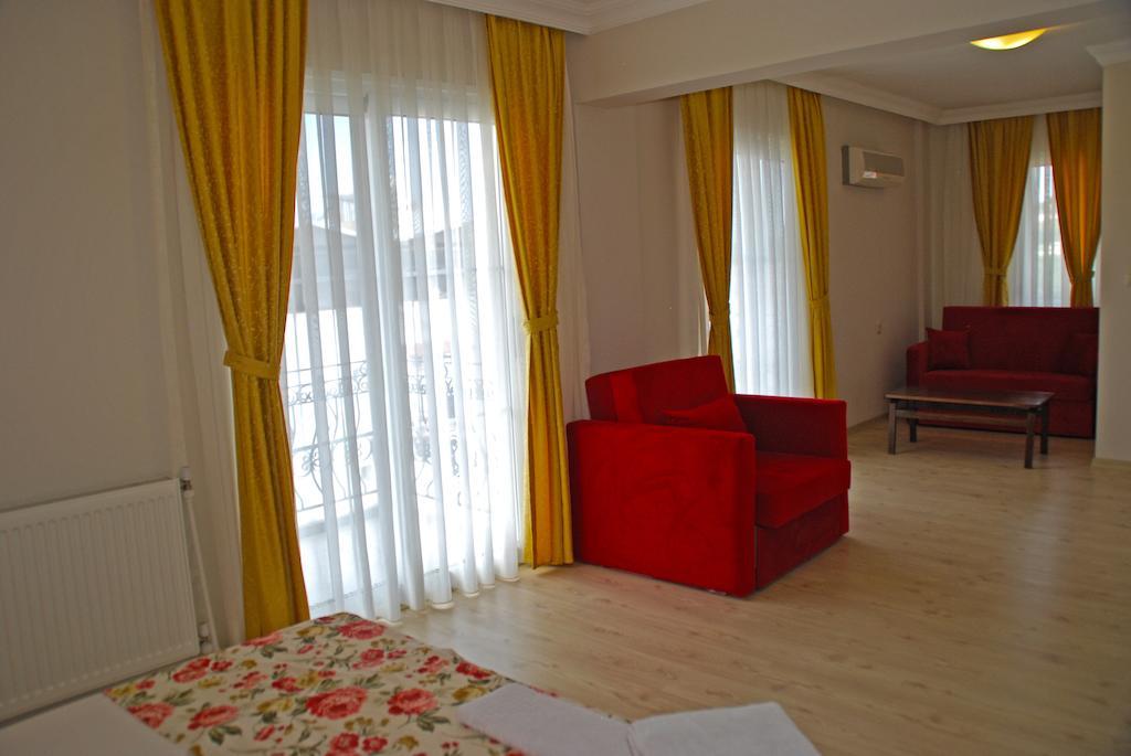 Melaike Hotel Foça Buitenkant foto