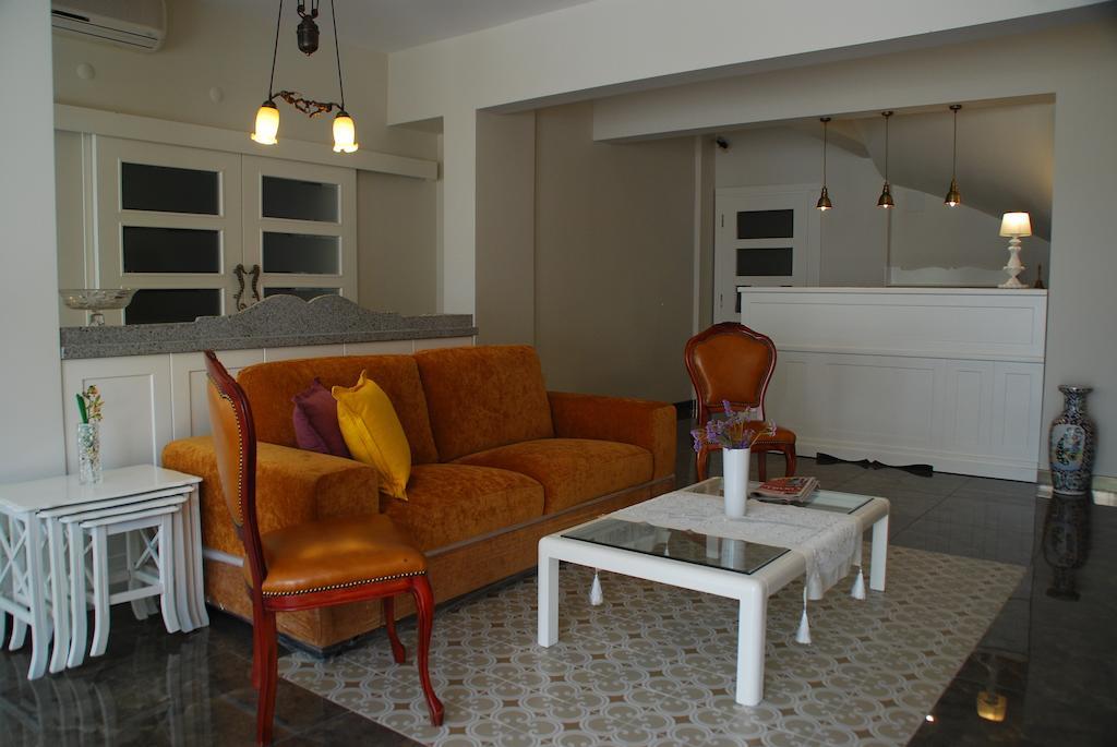 Melaike Hotel Foça Buitenkant foto