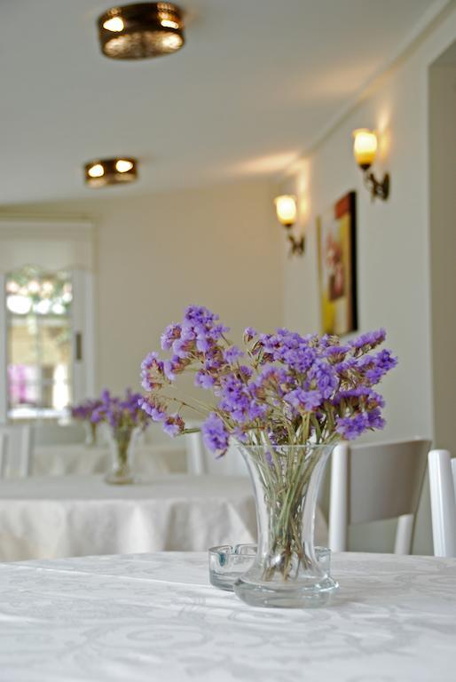Melaike Hotel Foça Buitenkant foto