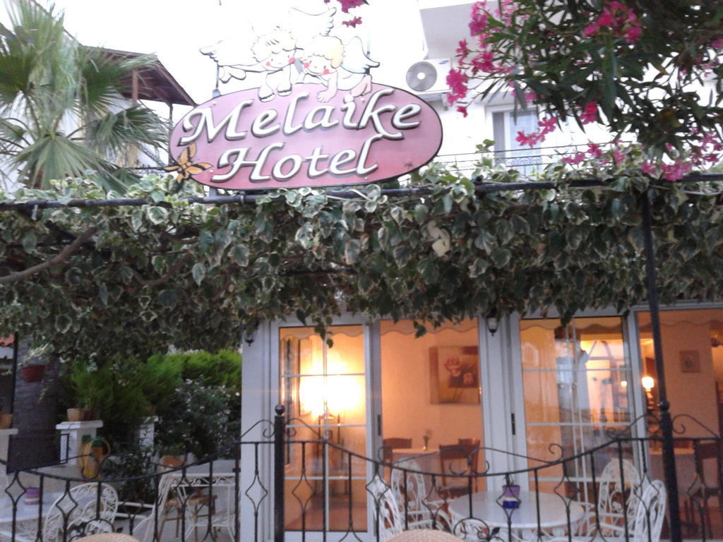 Melaike Hotel Foça Buitenkant foto