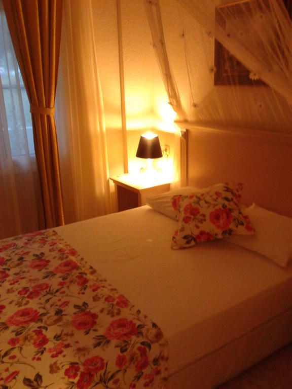 Melaike Hotel Foça Buitenkant foto